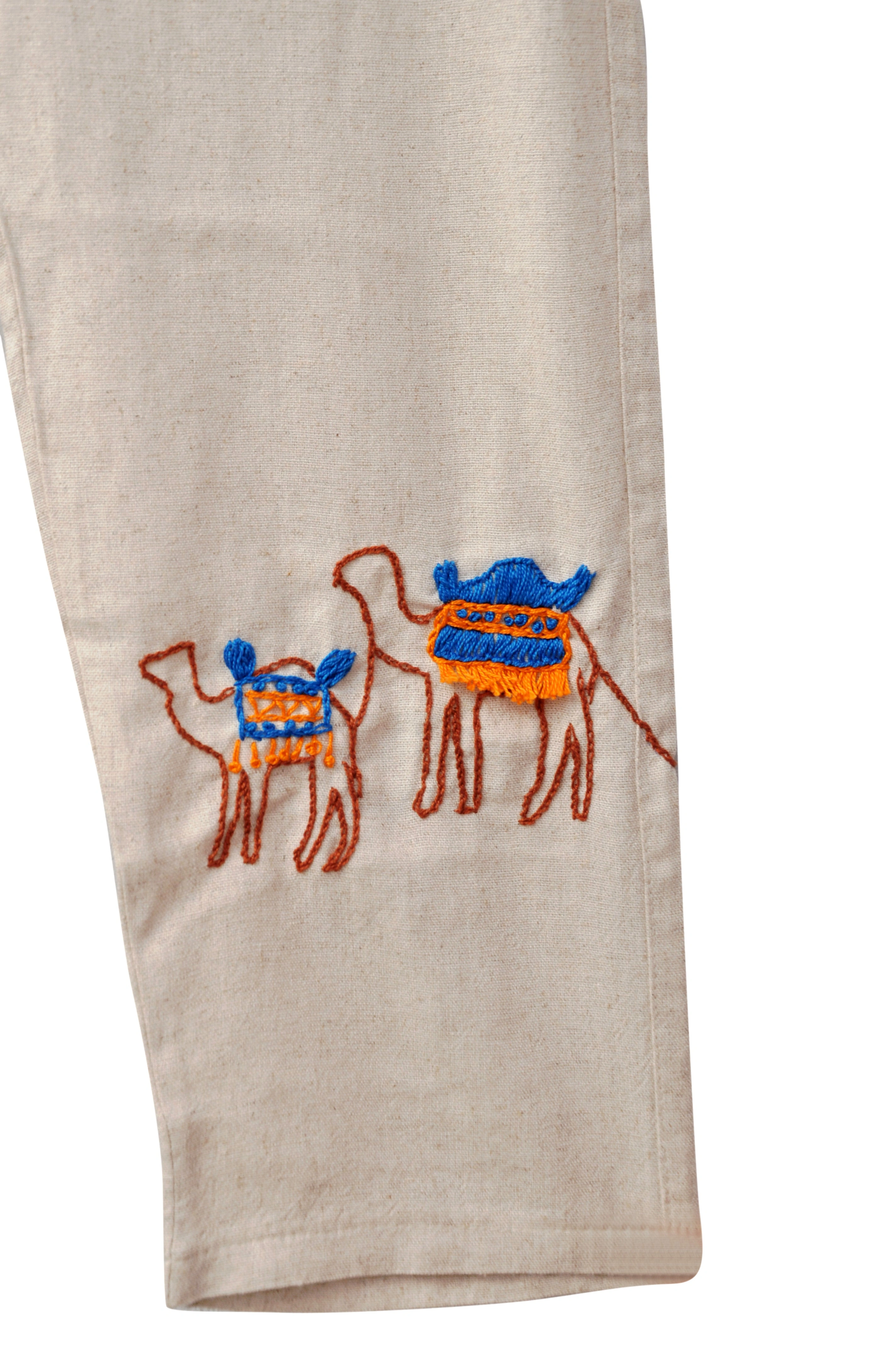 Giza Hose: Dein stilvoller Begleiter, der Komfort und Eleganz in einem vereint, für einen Look, der begeistert und überzeugt.